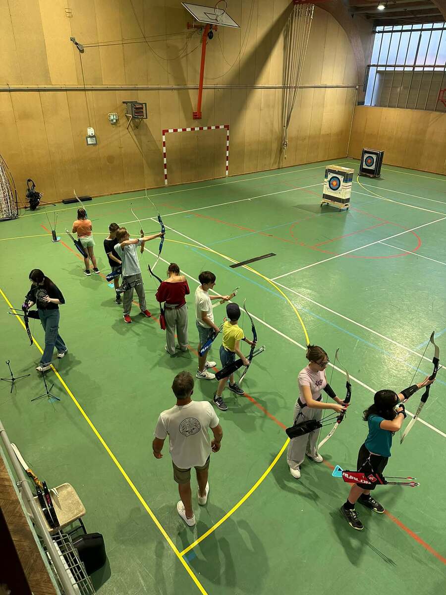 Ca bosse chez les jeunes archers !